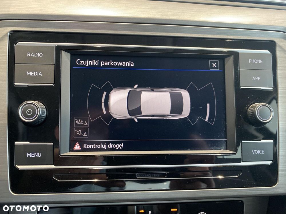 Volkswagen Passat - 20