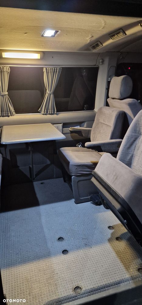 Volkswagen Multivan - 5