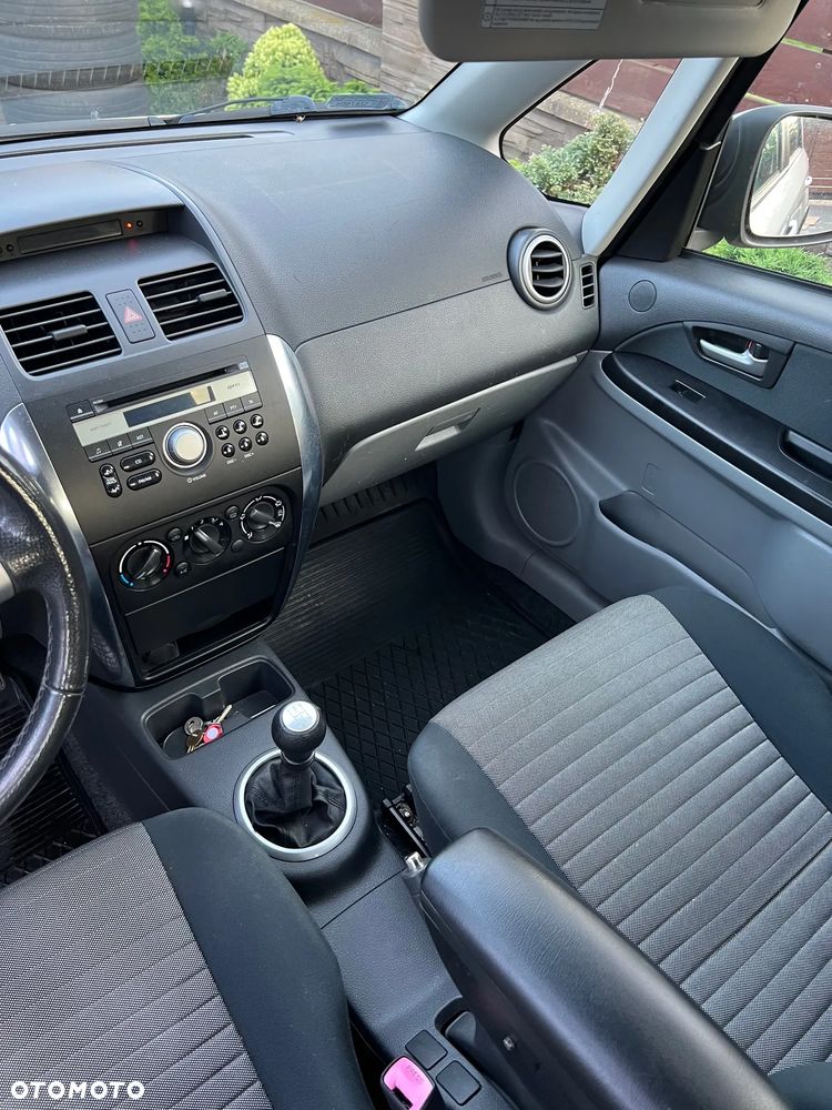 Suzuki SX4 1.5 - 13