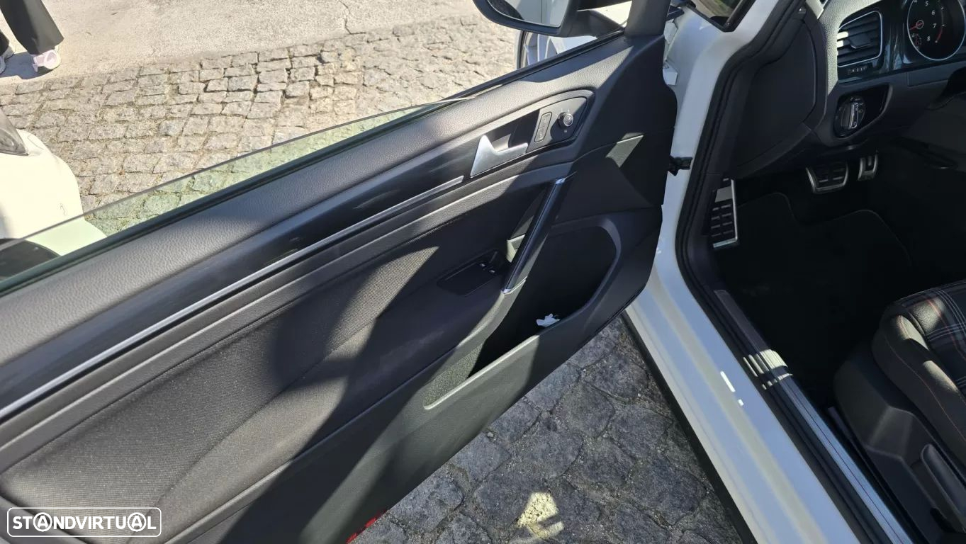 VW Golf 2.0 TSi GTi DSG Performance - 19
