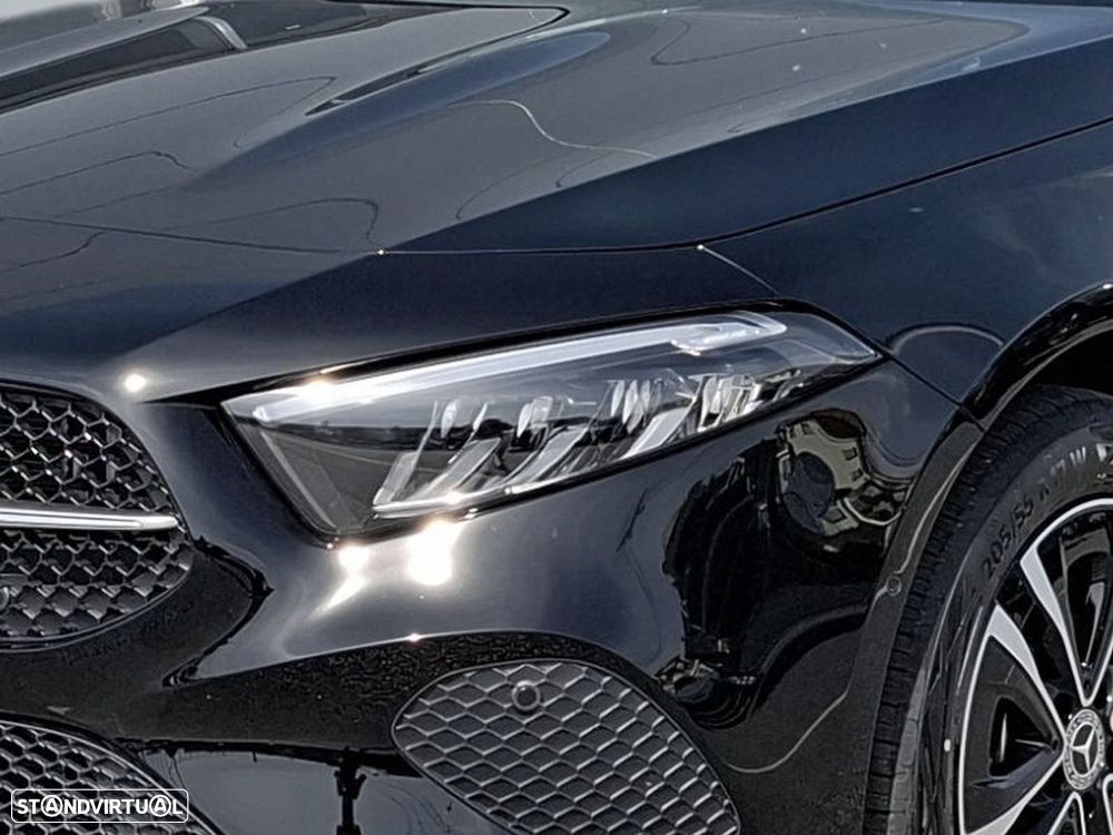 Mercedes-Benz a-250-limousine - 3