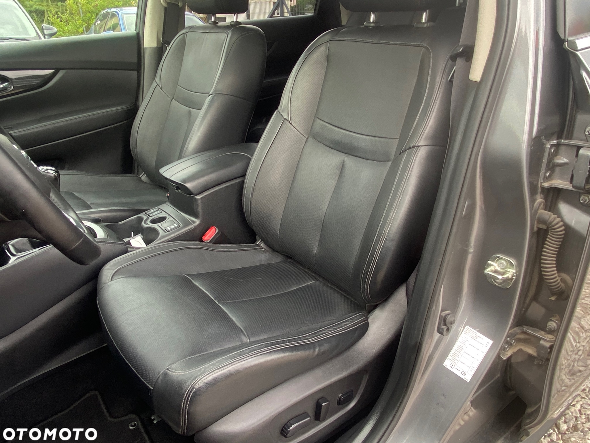 Nissan X-Trail 1.6 DIG-T Tekna 2WD - 24