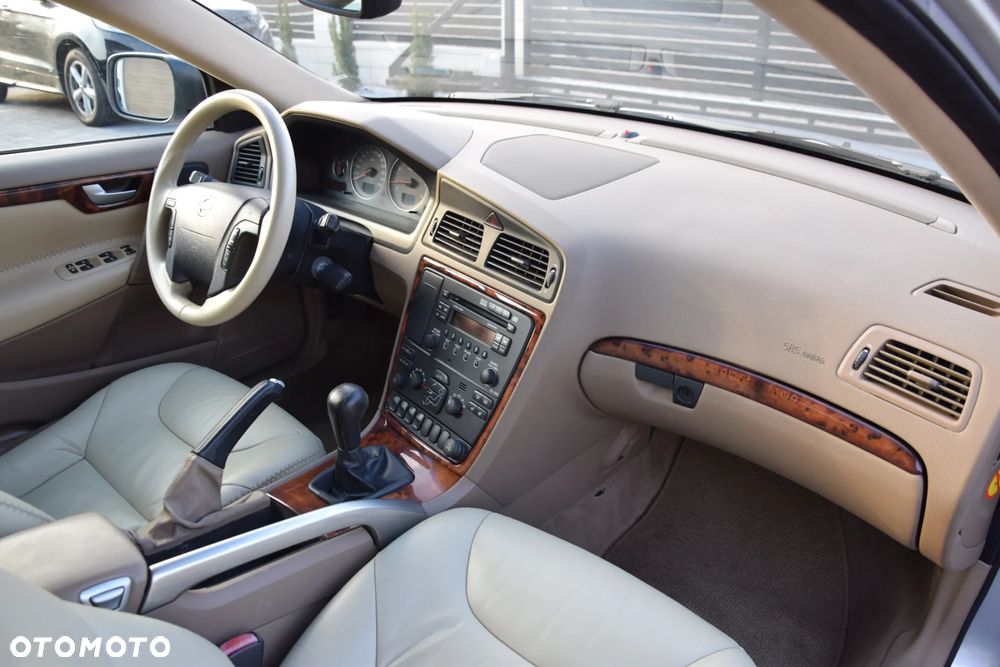 Volvo V70 2.5T AWD Summum - 31