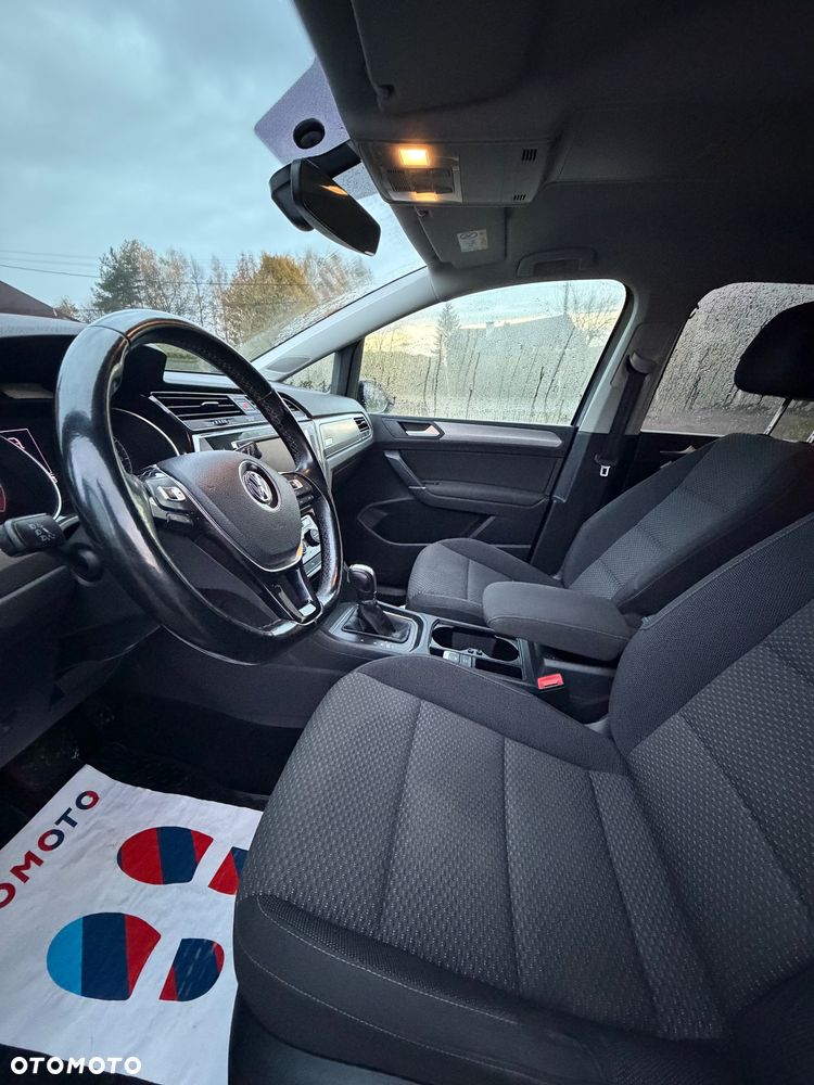 Volkswagen Touran 1.4 TSI BMT Comfortline DSG - 29