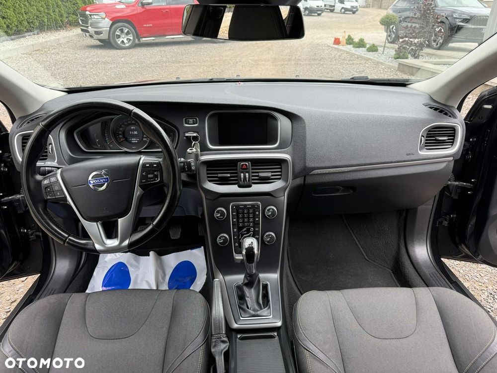 Volvo V40 Cross Country - 11