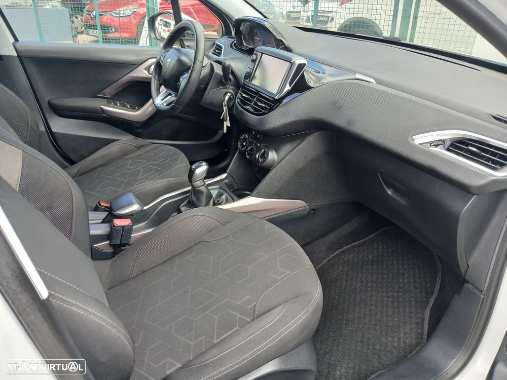 Peugeot 2008 1.2 PureTech Style - 21