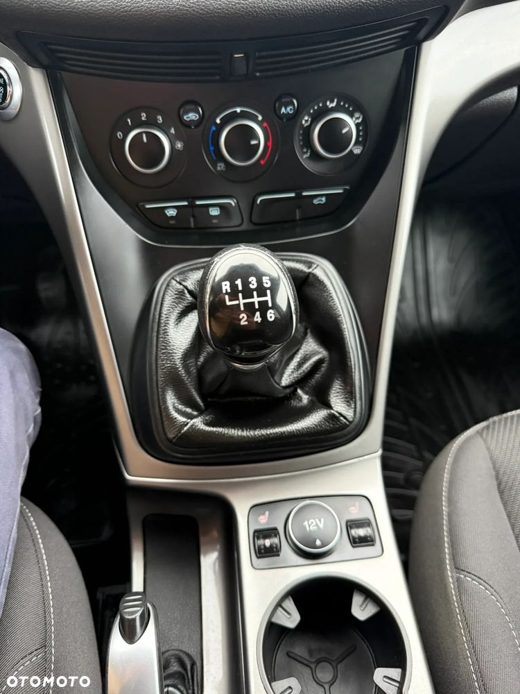 Ford Kuga 2.0 TDCi 4x4 SYNC - 38