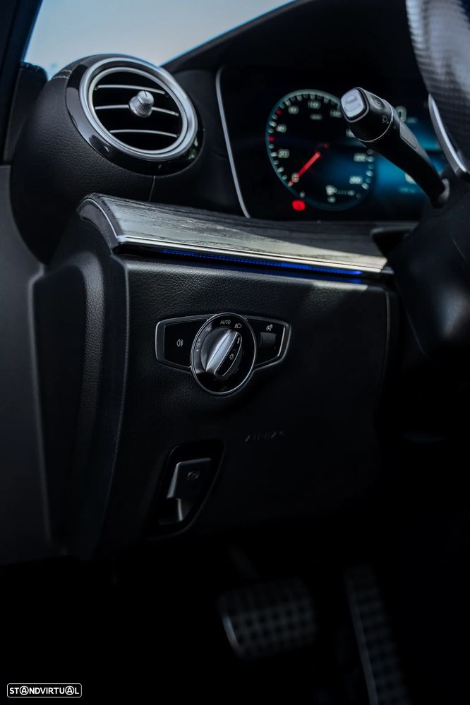 Mercedes-Benz E 300 de AMG Line - 37