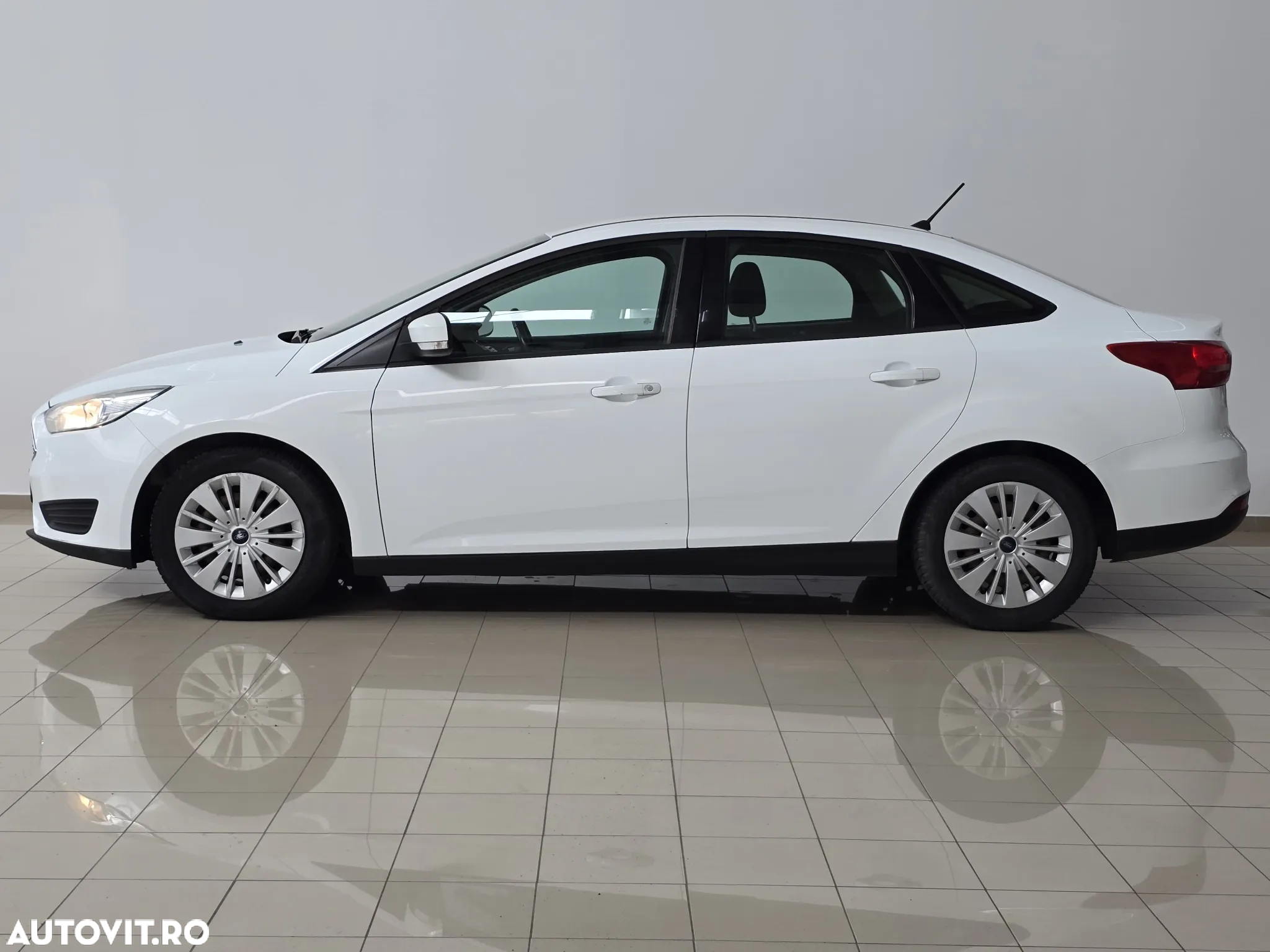Ford Focus 1.0 EcoBoost Trend - 12