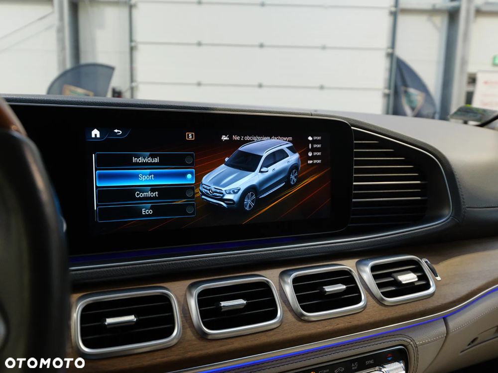 Mercedes-Benz GLE 300 d 4Matic 9G-TRONIC AMG Line - 37