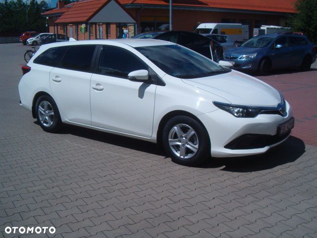 Toyota Auris - 10