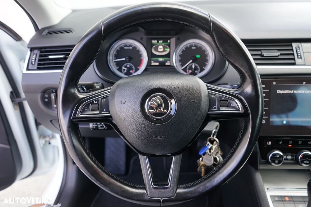 Skoda Octavia 2.0 TDI DSG Ambition - 10