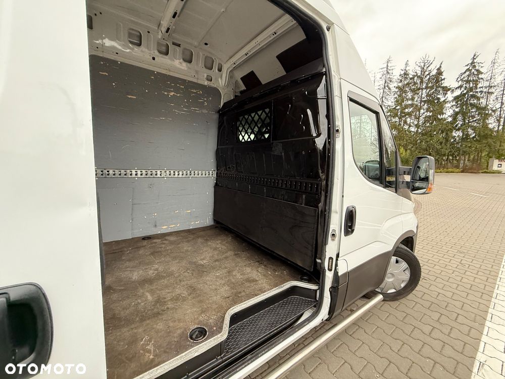 Iveco 35 S  3.0 - 22