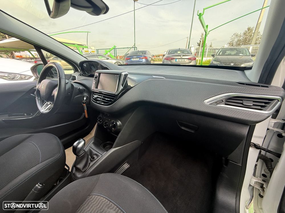 Peugeot 208 1.2 PureTech Active - 21