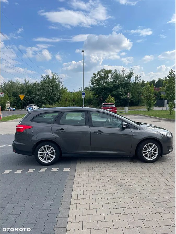 Ford Focus 1.6 Trend - 4