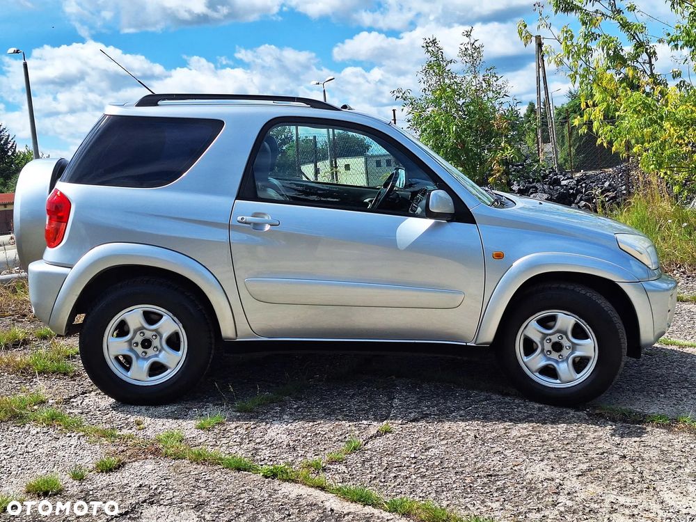 Toyota RAV4 D-4D 4x4 - 18