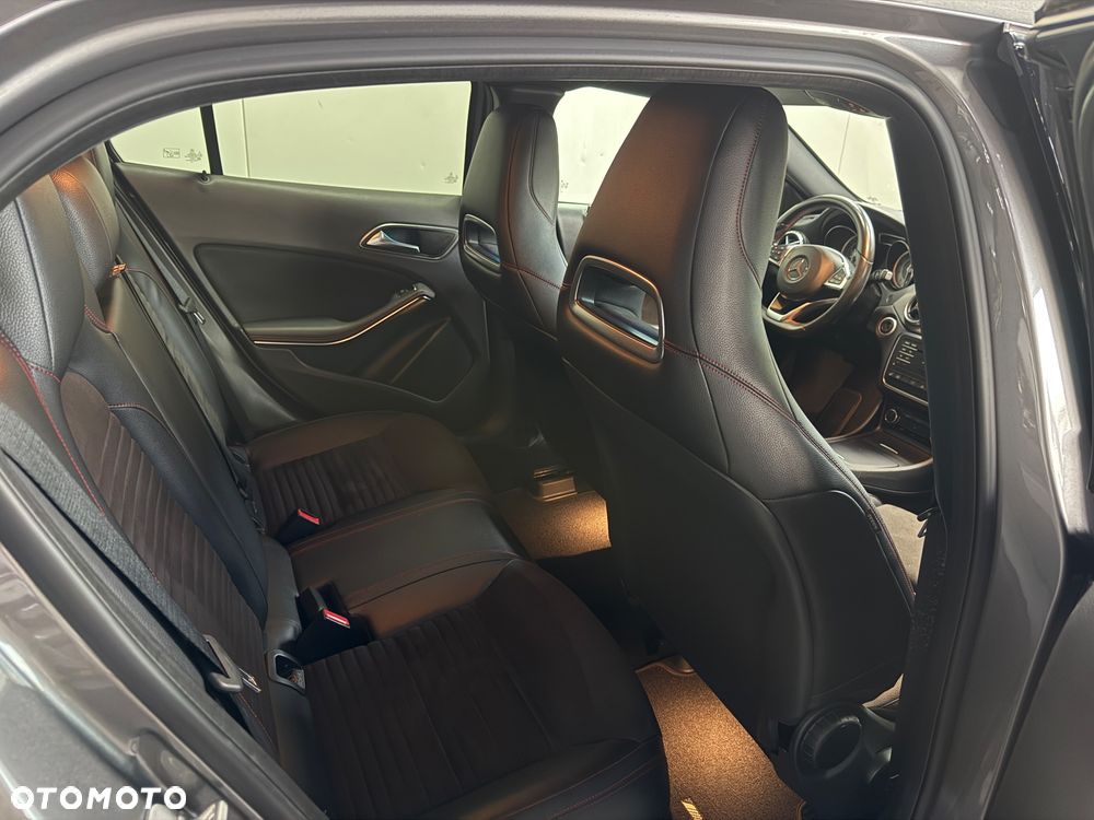 Mercedes-Benz GLA 250 4-Matic - 24