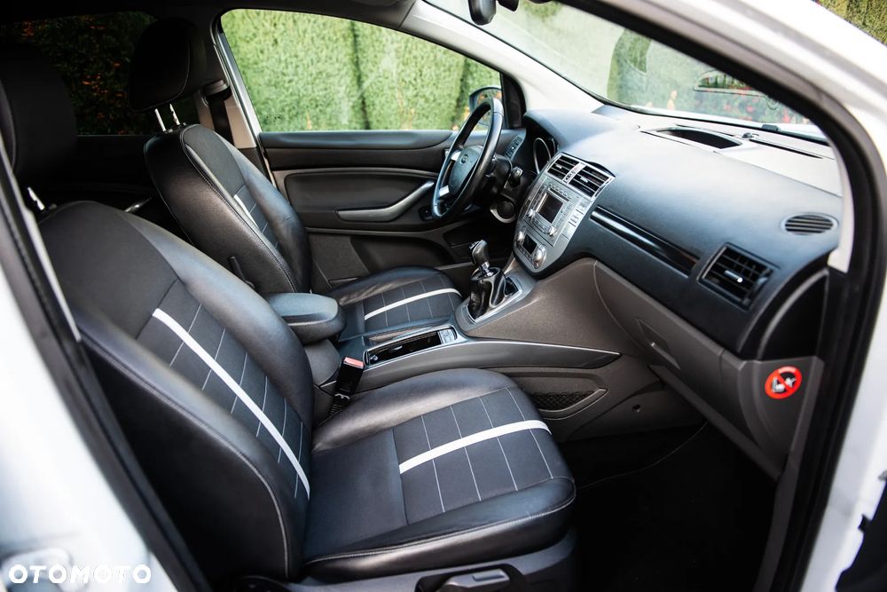 Ford Kuga 2.0 TDCi 4x4 Titanium - 26