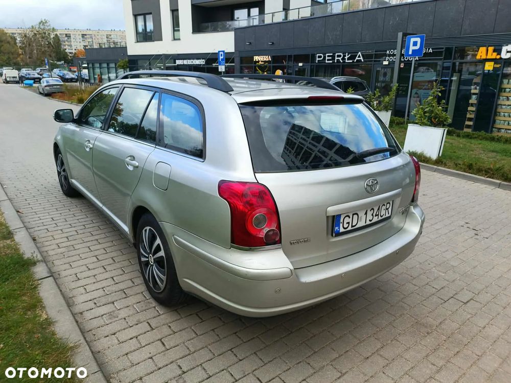 Toyota Avensis 2.0 D-4D Sol Premium - 2