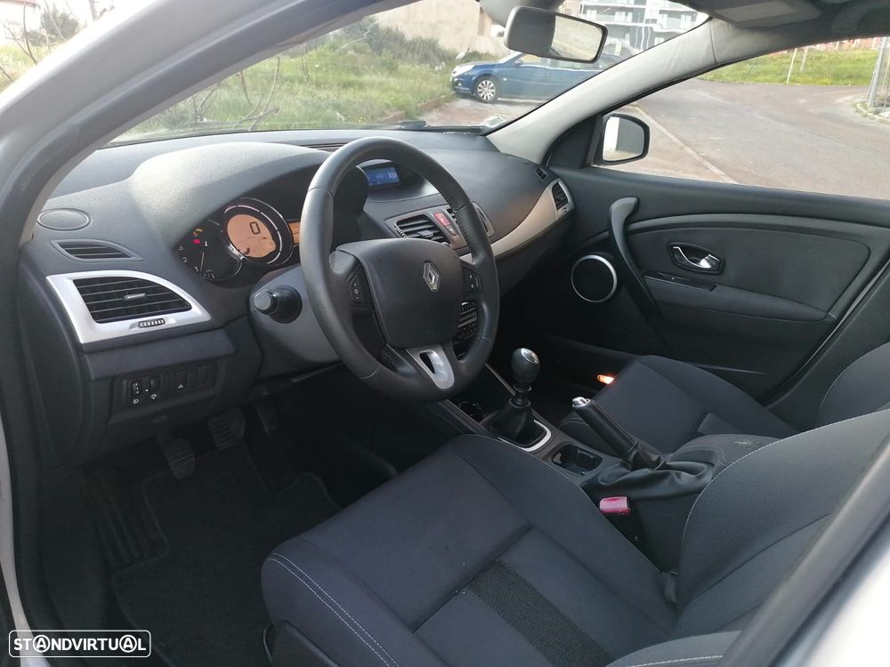 Renault Mégane 1.5 dCi Dynamique - 8