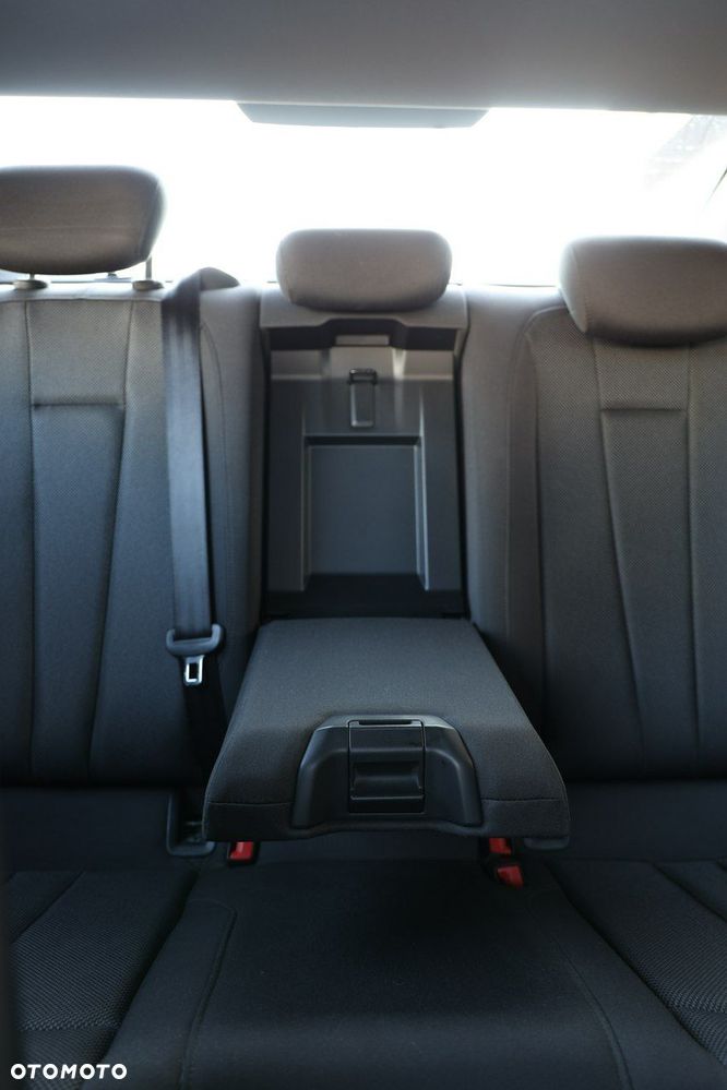 Audi A4 Avant - 31