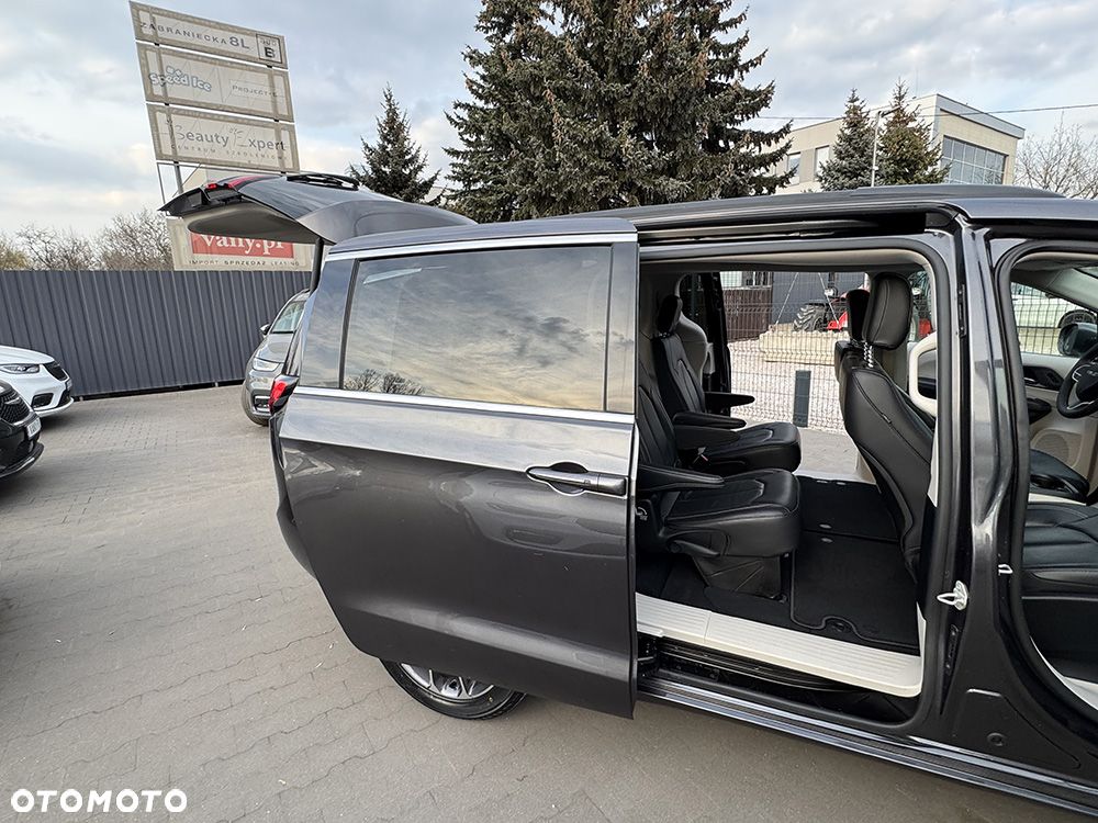 Chrysler Pacifica - 14