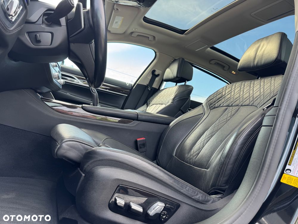 BMW Seria 7 740Li - 21