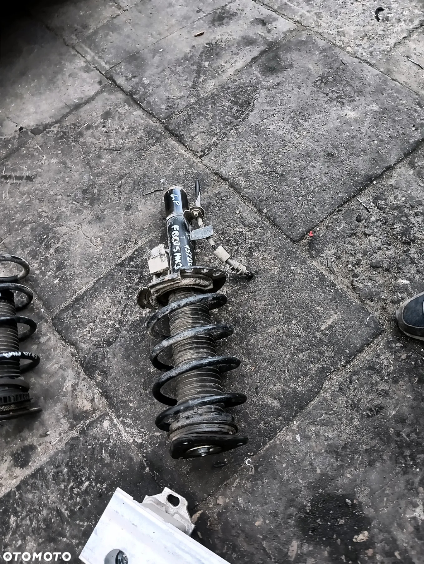 ford focus mk3 iii lift 1.5tdci amortyzator przod przedni lewy bv61-18k001-lbb - 3