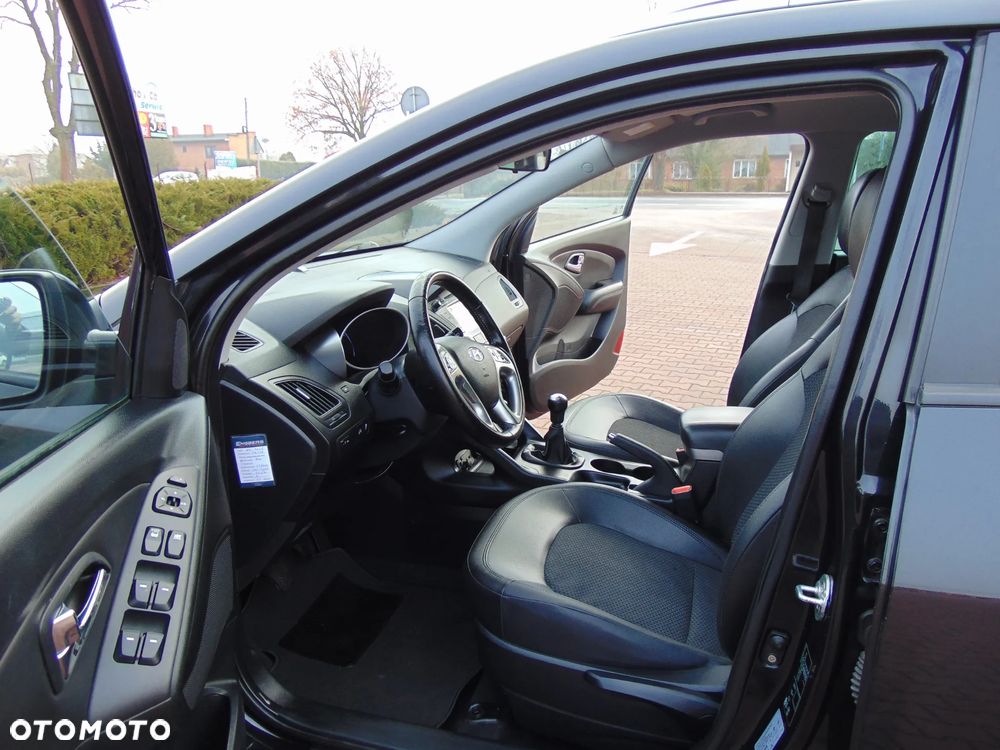 Hyundai ix35 2.0 Premium 2WD - 19