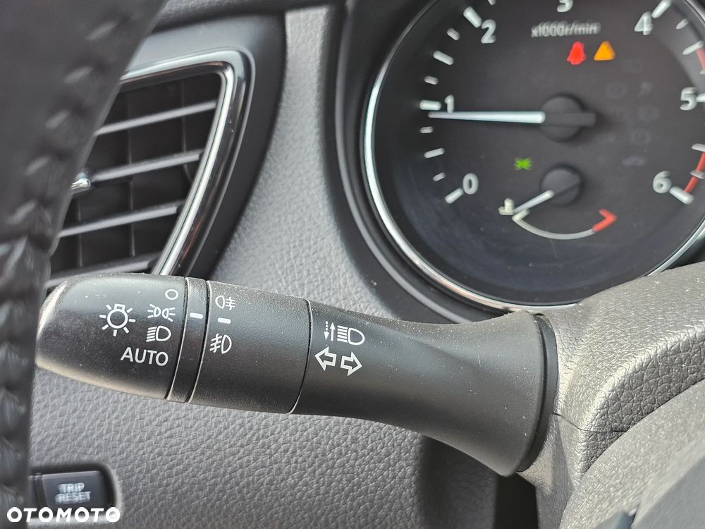 Nissan X-Trail 1.7 dCi Tekna 2WD Xtronic - 22