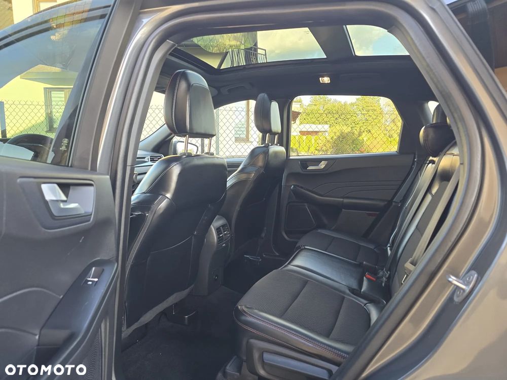 Ford Kuga - 36