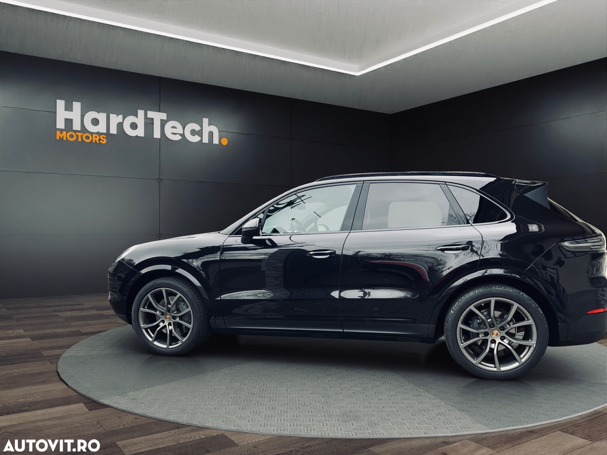 Porsche Cayenne - 4