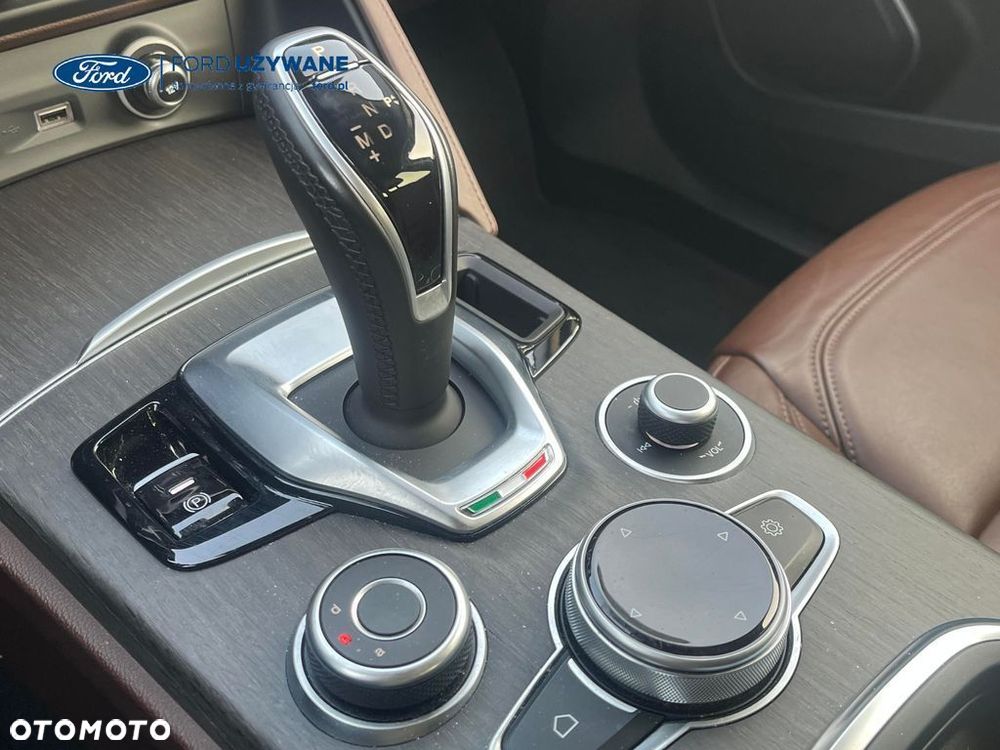 Alfa Romeo Stelvio 2.0 Turbo TI Q4 - 12
