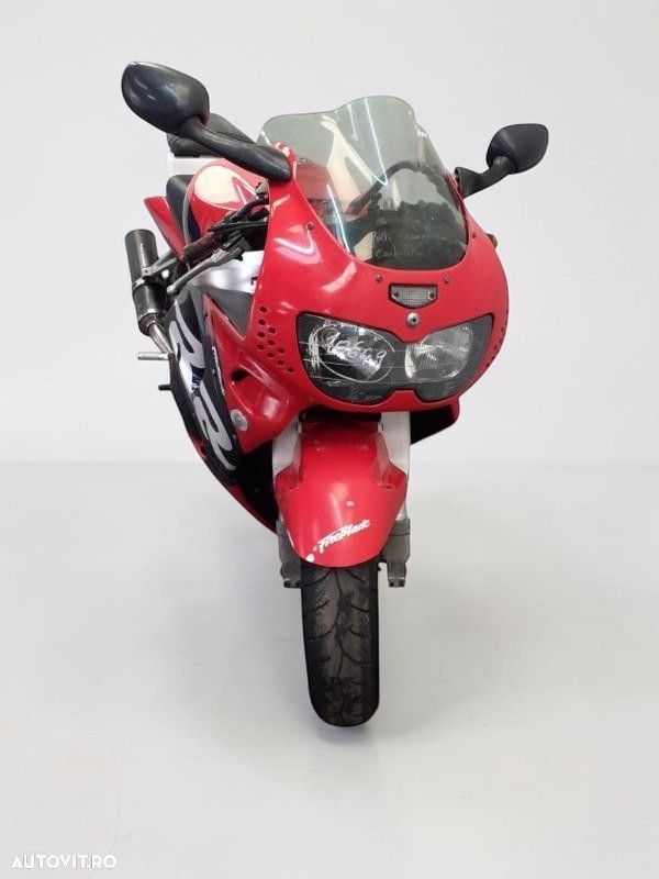 Honda CBR 900RR Fireblade - 9