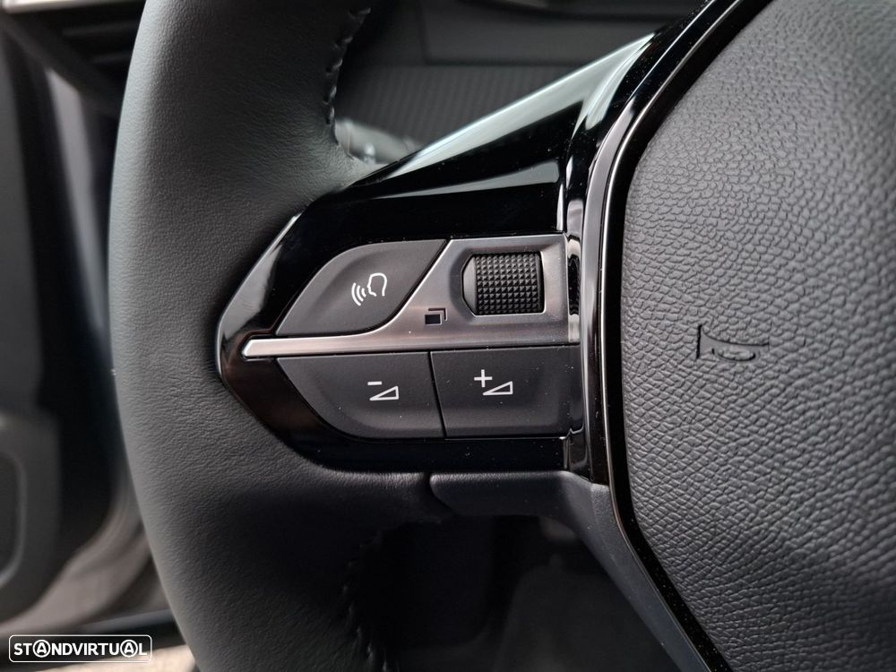 Peugeot e-2008 54 kWh Style - 10