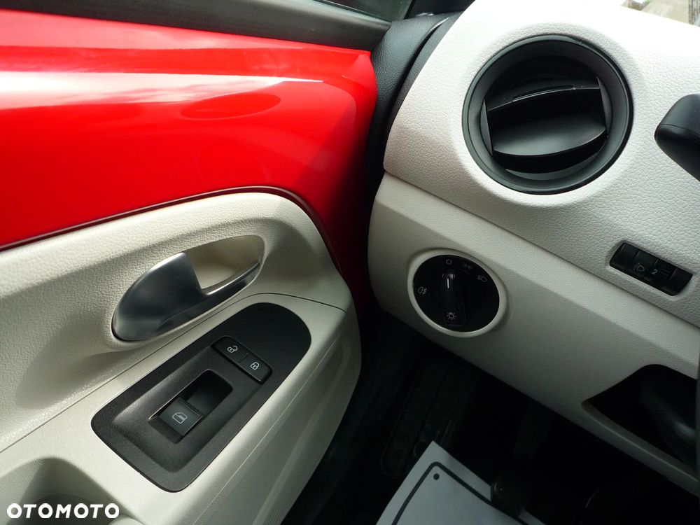 Volkswagen up! 1.0 move - 16