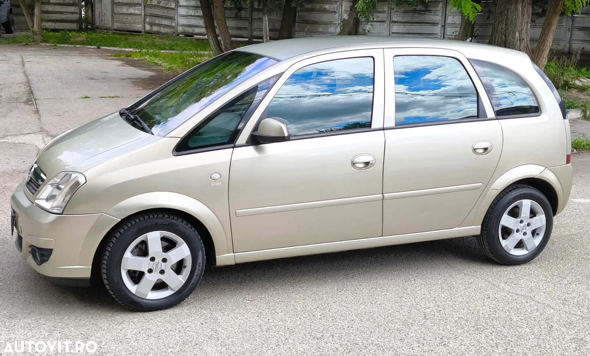 Opel Meriva 1.6i Cosmo Easytronic - 4