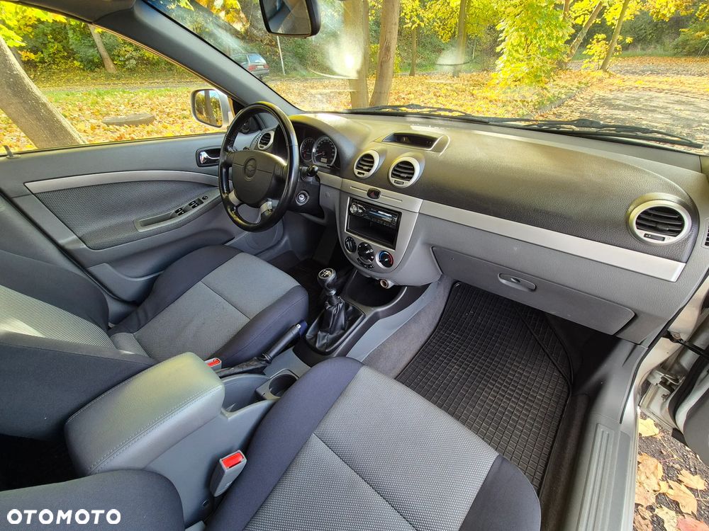 Chevrolet Nubira - 17