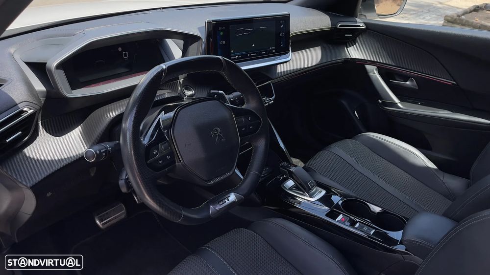 Peugeot 2008 PureTech 130 EAT8 GT - 11