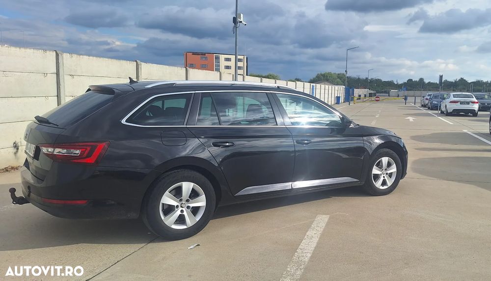 Skoda Superb 2.0 TDI DSG Style - 3