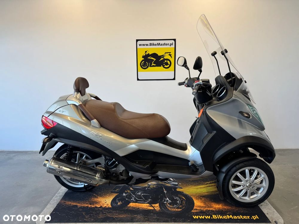 Piaggio MP-3 - 1