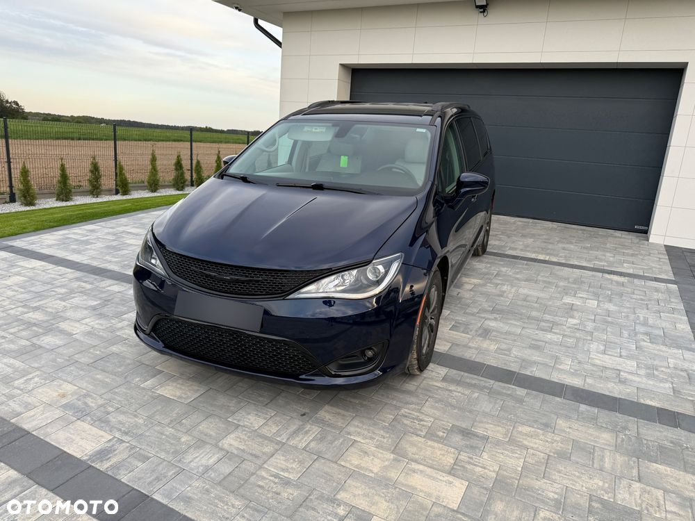 Chrysler Pacifica - 15