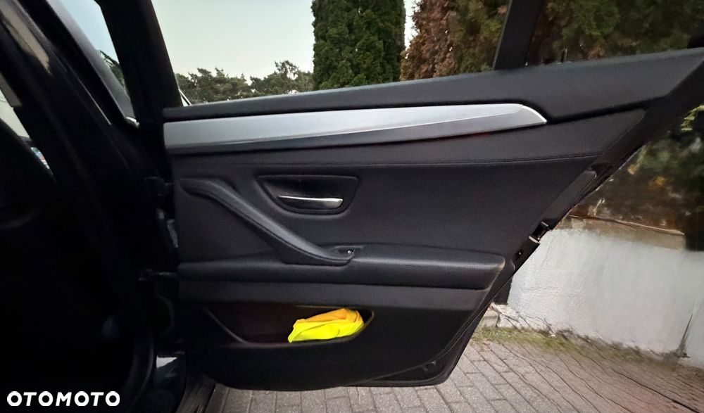 BMW Seria 5 530d xDrive Luxury Line - 13