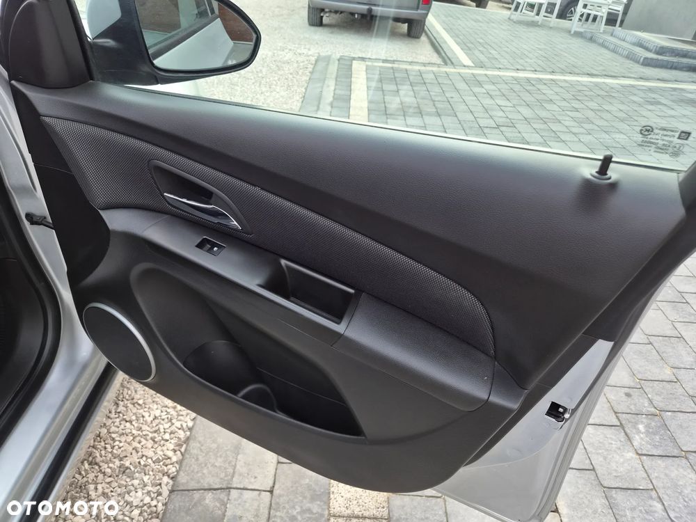 Chevrolet Cruze - 22