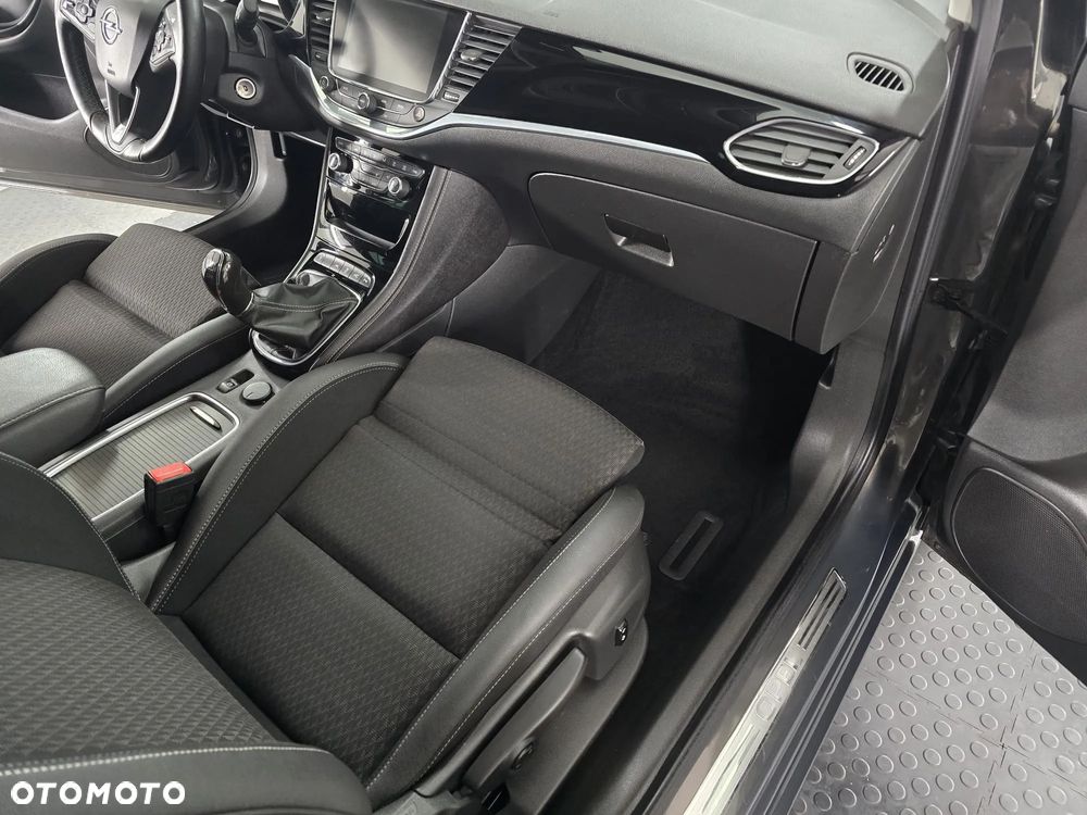 Opel Astra 1.6 BiTurbo D (CDTI) Start/Stop Innovation - 37