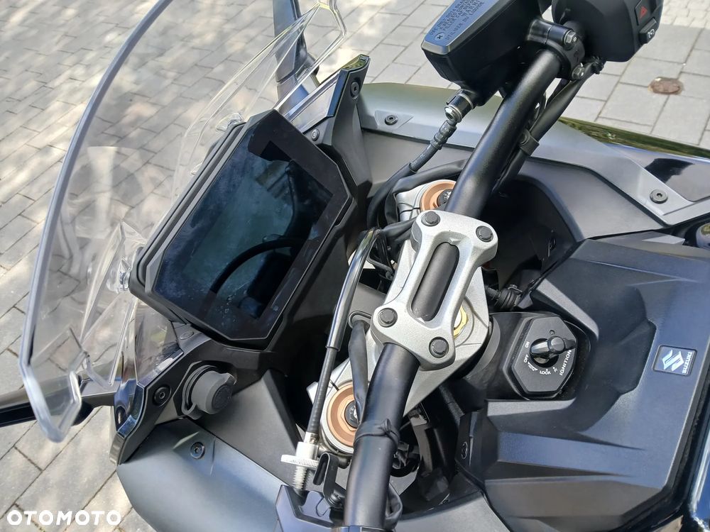 Suzuki GSX 1000 - 18