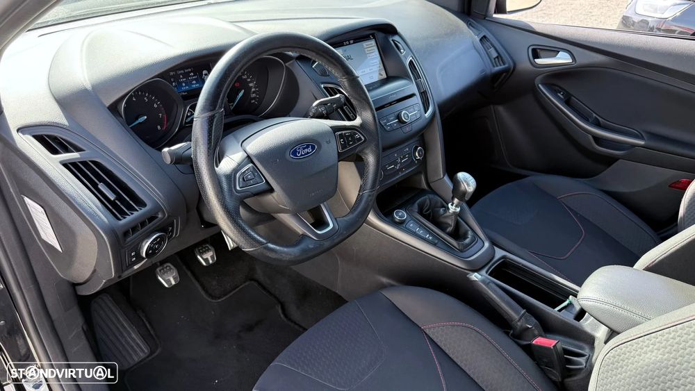 Ford Focus 1.0 EcoBoost S&S COOL&CONNECT DESIGN - 9