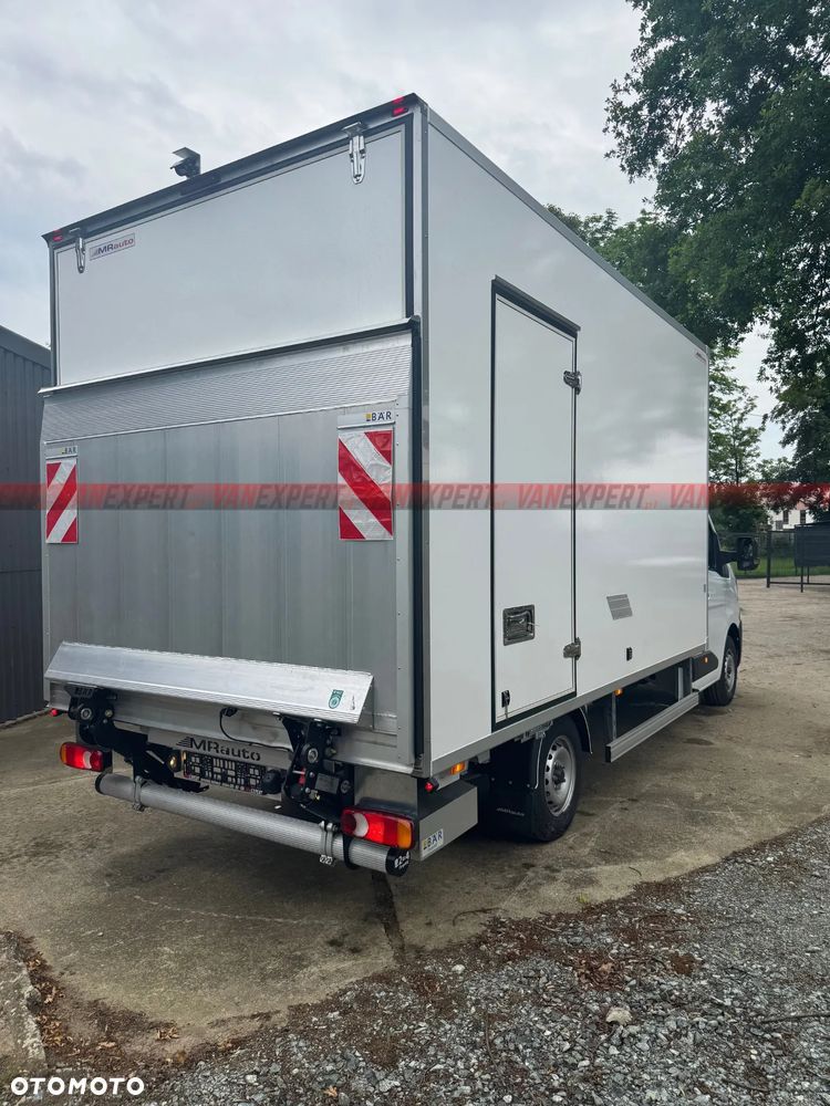 Renault MASTER Nowy Kontener + Winda 750KG - 27