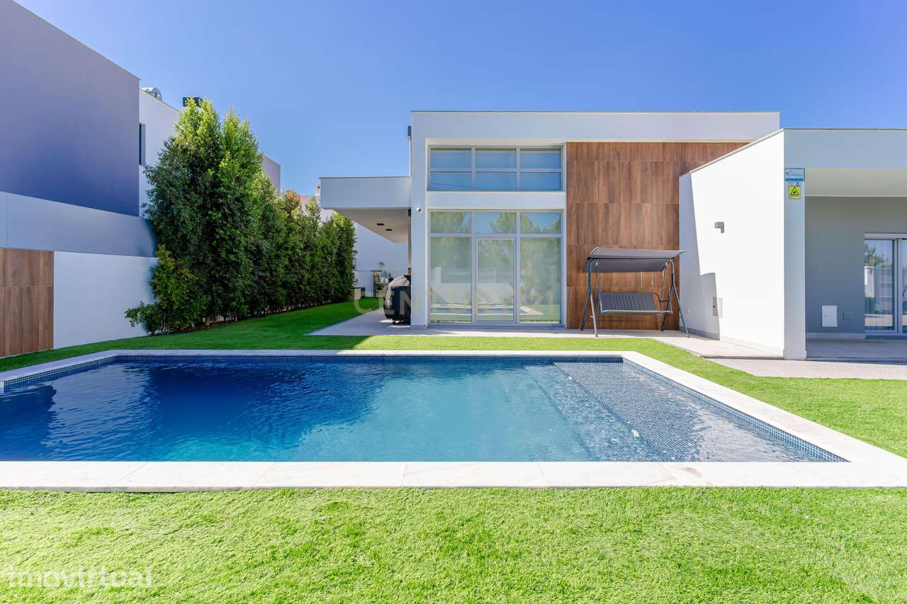 Moradia T4 Térrea de excelência com piscina e casa independente de 50m - Grande imagem: 4/60