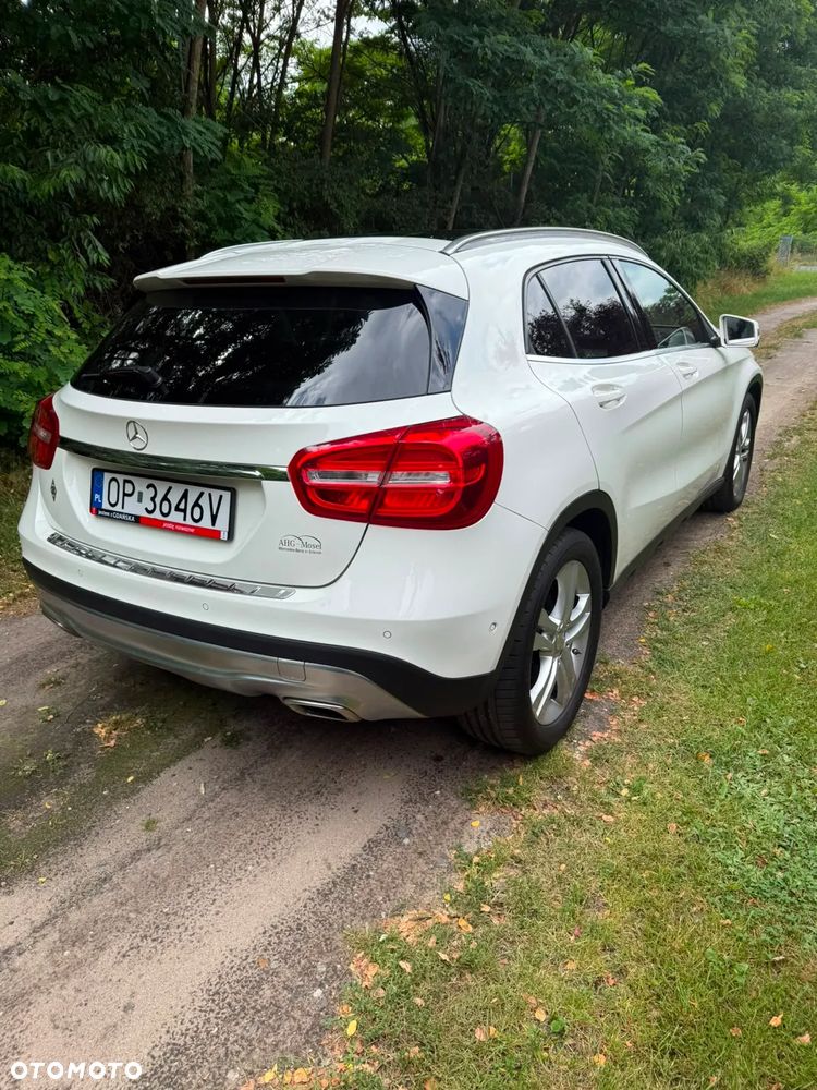 Mercedes-Benz GLA - 12